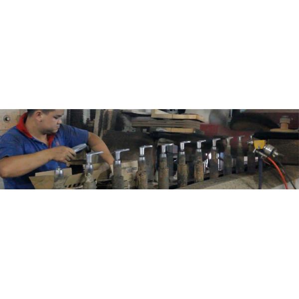 door handle polishing machine working.jpg