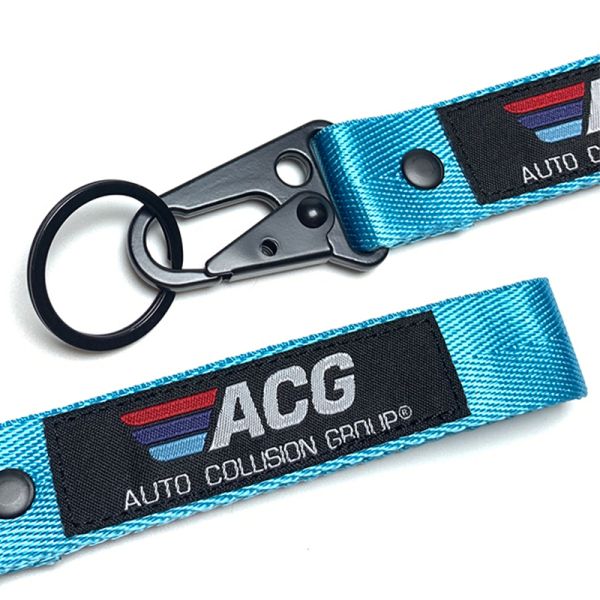 Lanyard with plastic buckle attachment