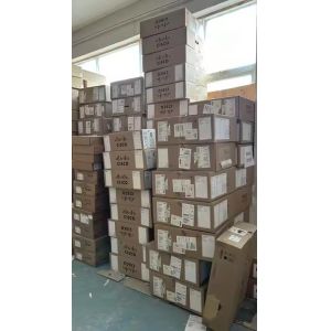 24-Port PoE Uplink Network Switches with 24 Gigabit Ethernet Ports and DHL