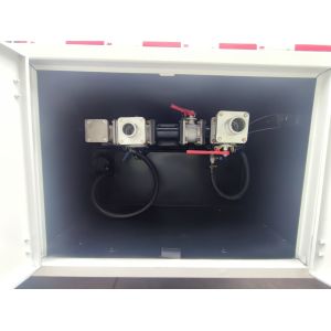 DONGFENG 4x2 Drive Wheel Fuel Bowser Truck 8000L Tank Diesel Manual Transmission