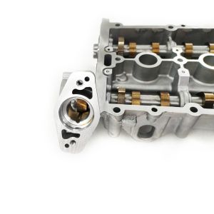 China 04E103475AR OE Silver Engine Head Cover Compatible with Toyota Camry on sale