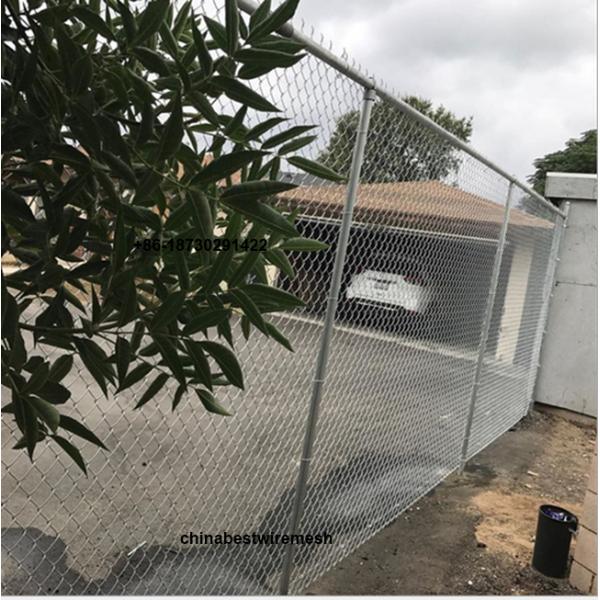 Hot dipped galvanized Privacy Diamond wire mesh fencing as wall enclosing house with high security