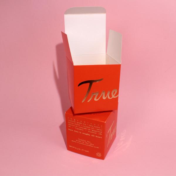 Custom Luxury Cosmetic Packaging Boxes For Essential Oil Perfume Skincare Products