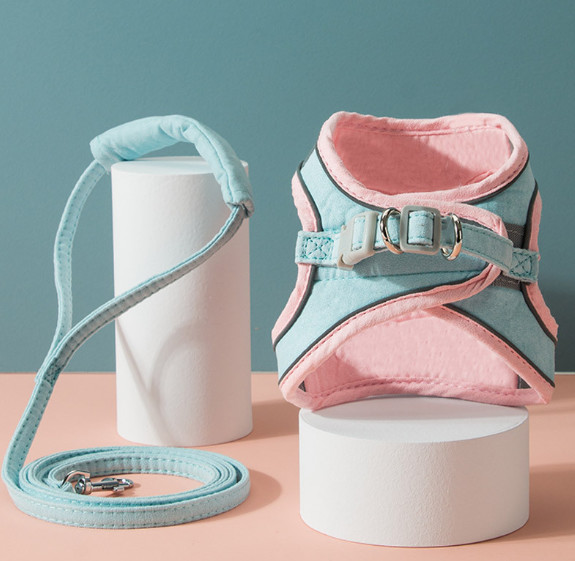 Buy Adjustable Reflective Cat Harness Vest For Walking Cats & Kittens at wholesale prices