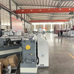 16-63mm Hydraulic Water Hdpe Pipe Extrusion Machine