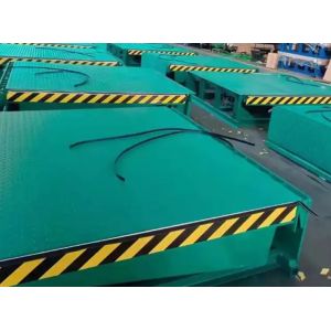 Safety Curbs hydraulic dock leveler Handheld Remote Control Heavy Duty