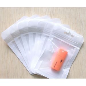 Transparent Self Seal Resealable Zipper Packaging Bag With Hang Hole