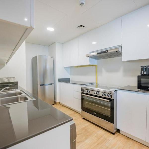 Modern Melamine Finish Mini Kitchen Cupboard Island White Kitchen Cabinet For Hotel