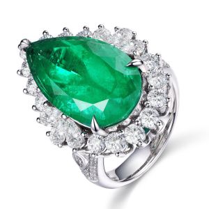 Quality Teardrop Emerald Stone Engagement Ring Prong Setting for sale