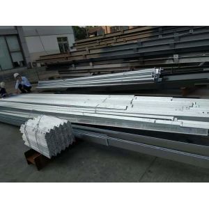 Q235B Warehouse Steel Structure With Yellow Crane Beam Recyclable