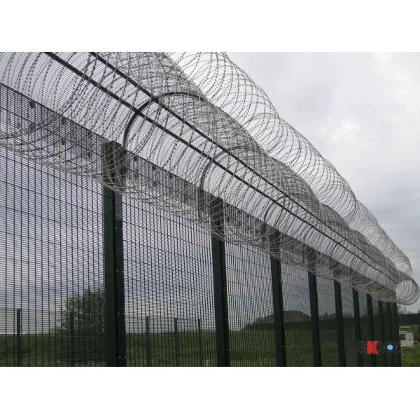 Securifor 358 wholesale barbed wire on top for Ultra 358 mesh security fencing(China manufacture)