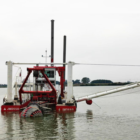 JMD550 dredger in operation