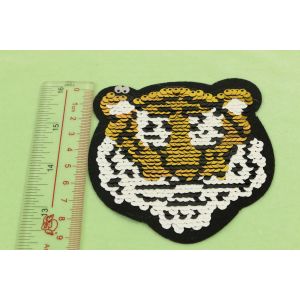 ODM 3D Embroidery Patches Hotmelt Adhesive Heat Transfer Tiger Patterned