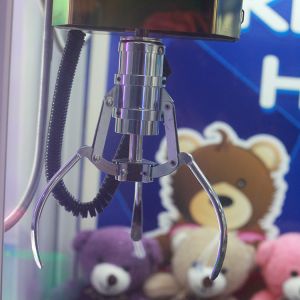 Take Me Home Kids Toy Claw Machine , Anti Shaking Crane Hello Kitty Claw Machine