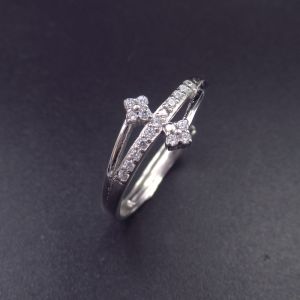 Flower Shape Silver Cubic Zirconia Rings Minimalist Style Pure 925 Silver For