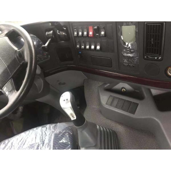 HW19710 Tractor Trailer Truck