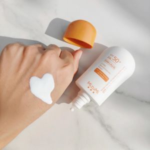 Custom Hypoallergenic Sunscreen Body Lotion SPF 50 Sunlight Protection Cream