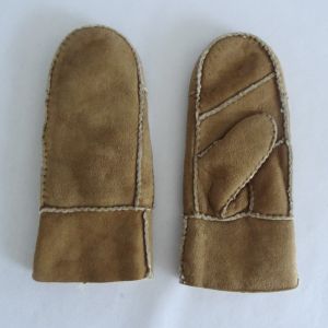 Cheap classical shearling snow mitten gloves
