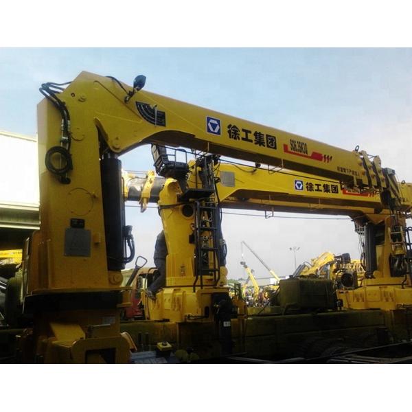 Sinotruk HOWO 4x4 290hp Truck Mounted Crane 6.3 Ton Telescopic Boom 12.00R20 Tire