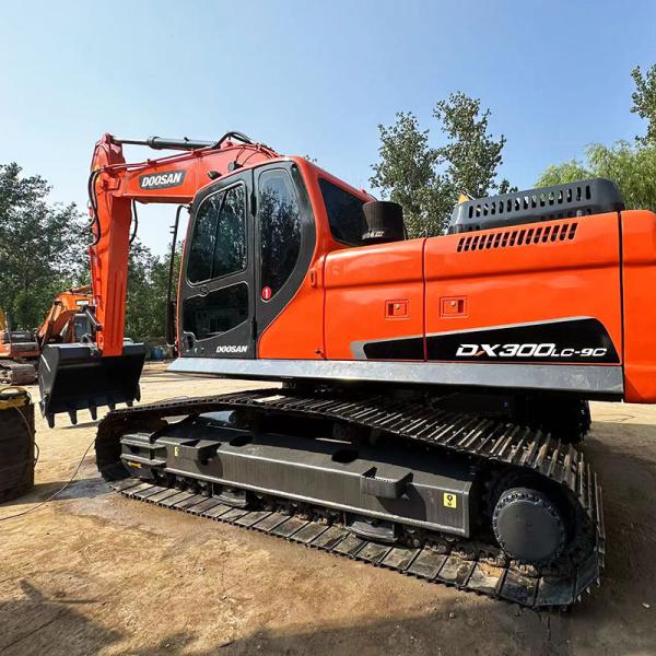 Large Dx300 Used Doosan Excavators Digger 30 Ton Hydraulic Earth Moving Equipment
