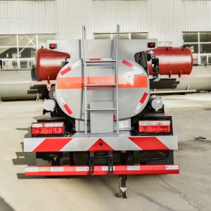 Dongfeng Stainless Steel Tanker Truck Gasoline Mobile Refueling Truck 2200L