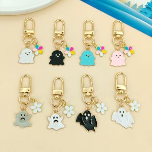 China Keyring Horror Gifts Bulk Halloween Decor Purse Cute Little Kid Keychain for Teens Friends Couple Gift on sale