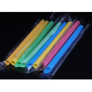 The coarse coloful plastic stright drinking straws