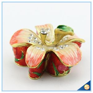 China Metal Material Beautiful Flower Shape Crystal Trinket Box SCJ564 on sale