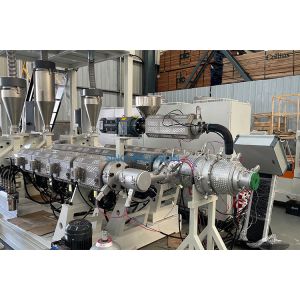 Single Screw Extruder Flexible Plastic Pipe Making Machine