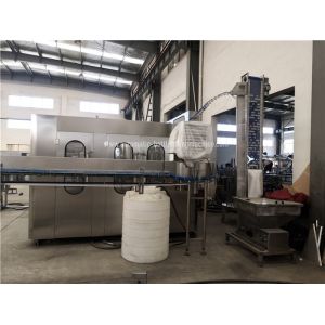 1000BPH Pet Bottle Water Filling Machine 24 Heads SUS304 Structure