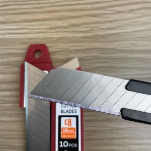 14 Segments Silver 18mm Cutter Blades For Long-Lasting And Durable Cutting