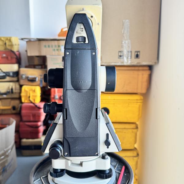 South brand Electronic Digital Theodolite NT-023 30x Magnification Electronic