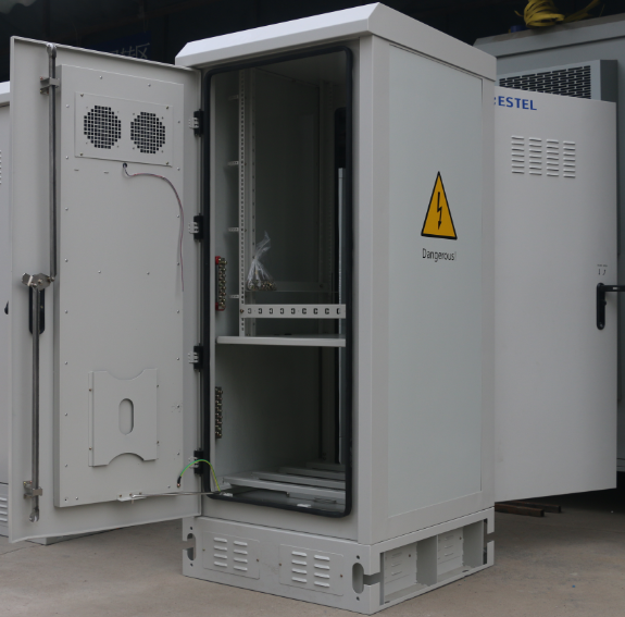 Front Rear Door Sandwich 20U Outdoor Battery Enclosure Anti Theft Three Point Lock