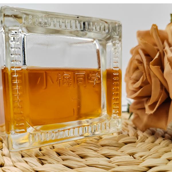 1000ML Glass Cubic Wine Bottle with Cork Cap made of Transparent Glass Material