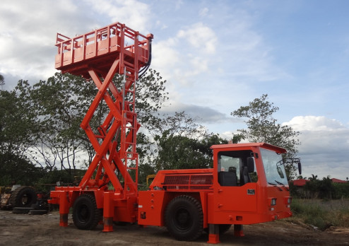 Excavation Equipment RT-15 Low Profile Dump Truck Volume 7 Cubic Meter