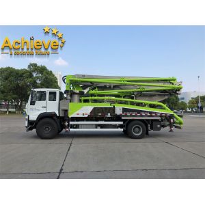 38X-5RZ Refurbished Used Concrete Pump Truck ZOOMLION Sinotruk Howo 4x2