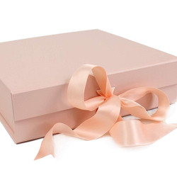 Luxury Fancy Packaging Box Magnetic Cardboard Shipping Box With Ribbon