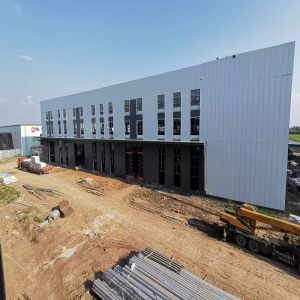 Prefabricated Steel Structure Building with Sandwich Panel Roofing