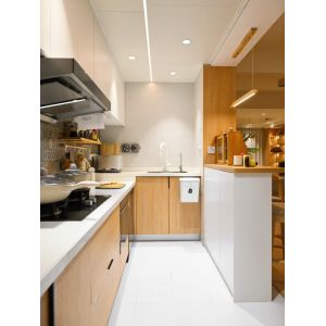 High Quality PVC Laminate Modern Kitchen Cabinet Pantry Cupboard Design