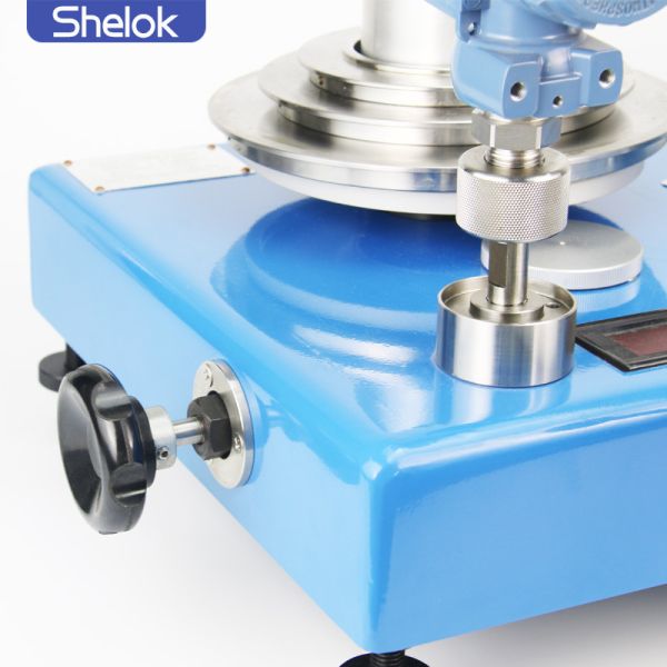 Dead Weight Tester pressure calibration device with national metrological