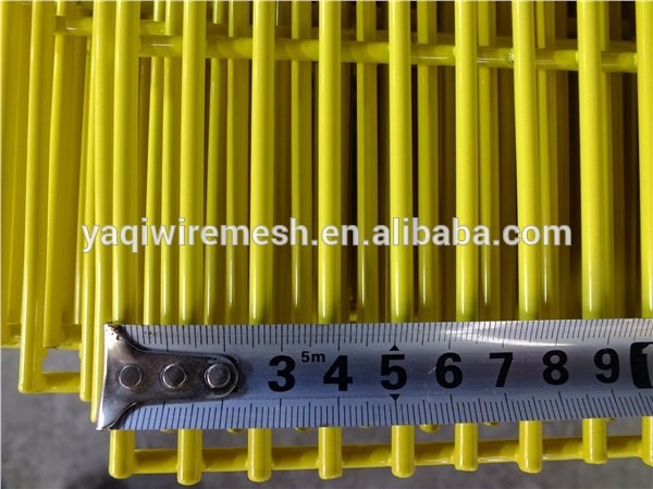 Green Plastic Coating Wire Mesh Garden Fencing 358 Security For Airport Protect