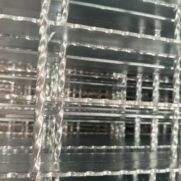 UV-Resistant Steel Gratings: Fade-Proof and Long-Lasting Colors