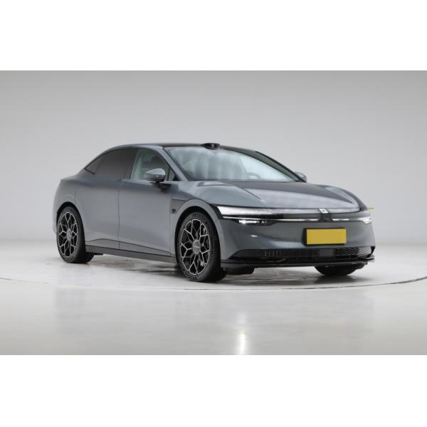 2024 Zeekr 007 Pure Electricity 2WD 4WD 422hp 646hp Car with Maintenance-Free Load-Acid Battery and 255/40 R20 Tires
