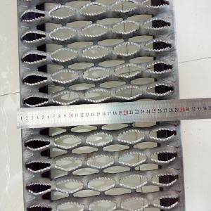 Galvanized Steel Anti-Slip Safety Grating Diamond Hole Walkway Plank