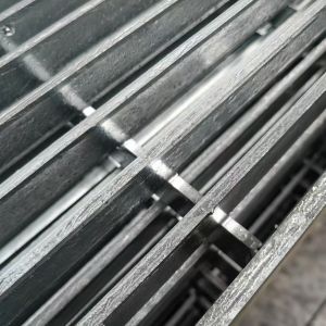 Durable Silver Anti Slip Grating for Outdoor Sidewalks