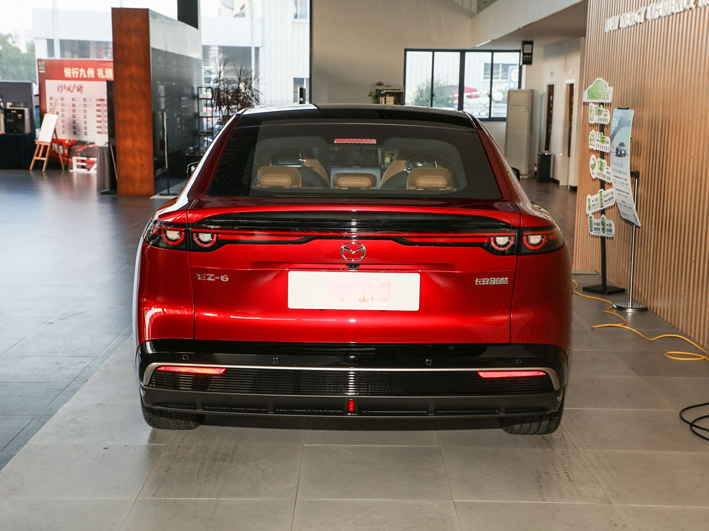 Popular Used Cars with Design and Low Fuel Consumption 1659mm Front Wheel Base and 1662mm Rear Wheel Base