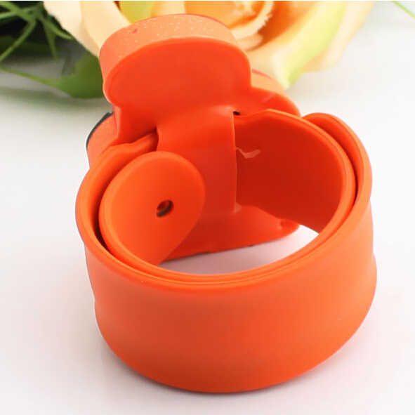 Lovely Cute Silicone Quartz Kids Watch With Car Shaped Dial Customized Logo