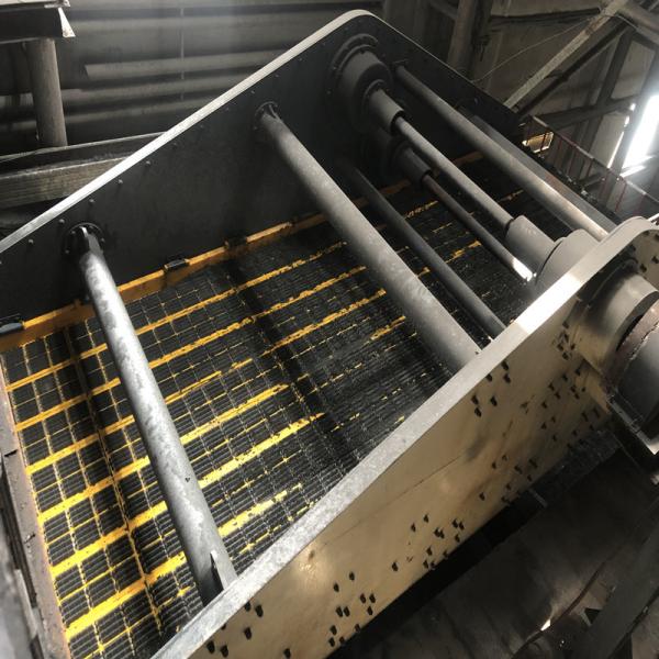 Buy Vibrating Screen Mining Screening Equipment For Ore Processing at wholesale prices