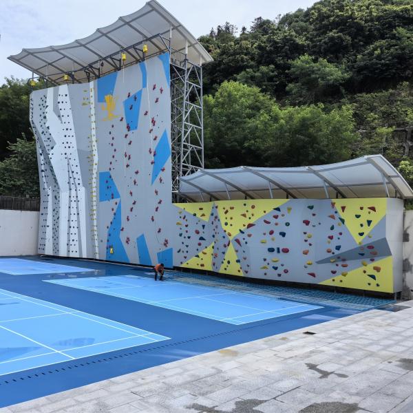 Professional International Competition Climbing Wall Anti - UV Environmental