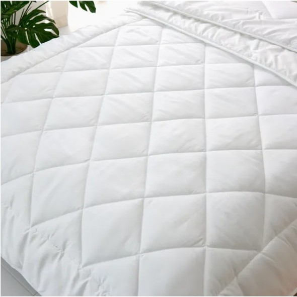 Buy Classic White Collection Lightweight Summer Comforter Diamond Quilting at wholesale prices